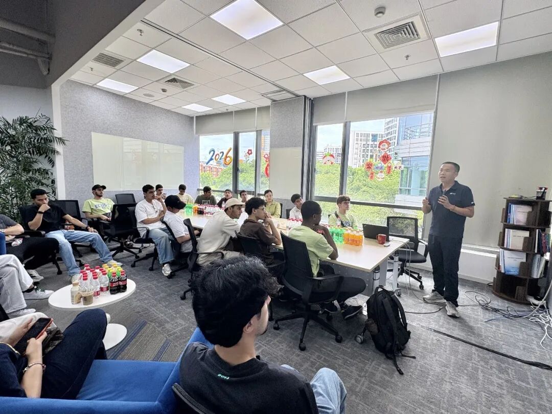 华东理工大学—阿拉伯国家青年智·行中国暑期项目走进为旌科技(图1)